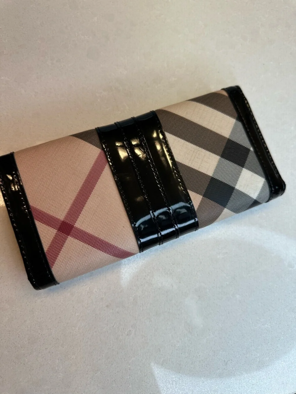 Burberry Beige Plaid Wallet with Black Patent Trim - Picture 2 of 9